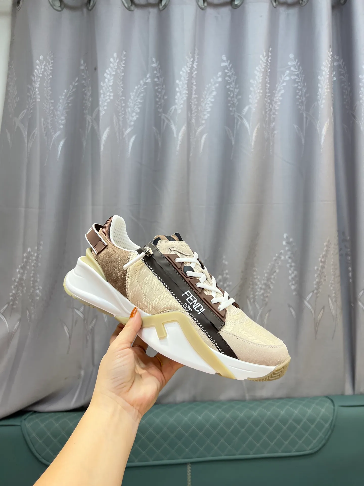 Men's shoes 💰540 FENDI men's fashionable casual shoes 👟Hot sale🔥 Official website 1:1 replica ⬆️Original quality - original leather - original breathable mesh lining original outsole 1:1 replica, code number 38-44 (45-46 customized)